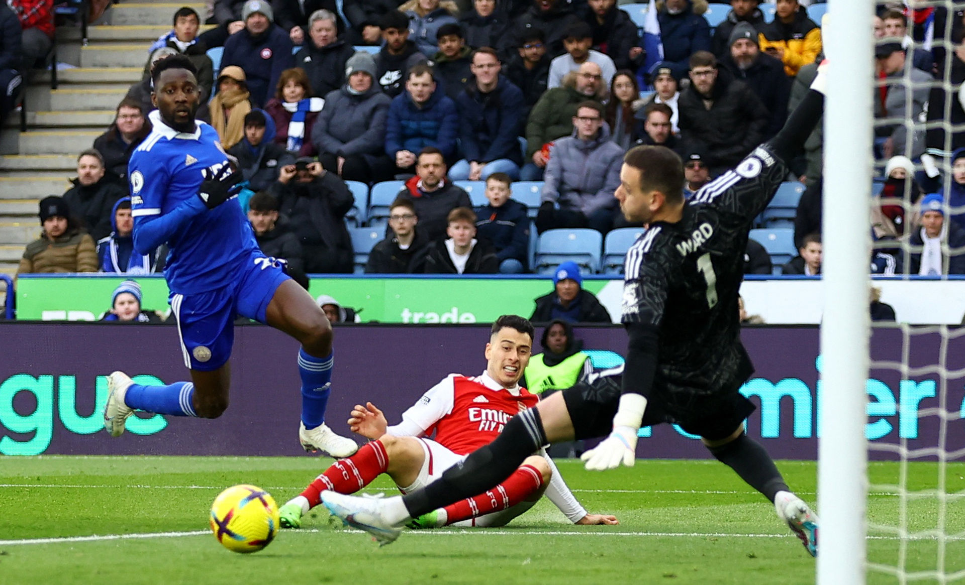 通过与中国 通过与中国