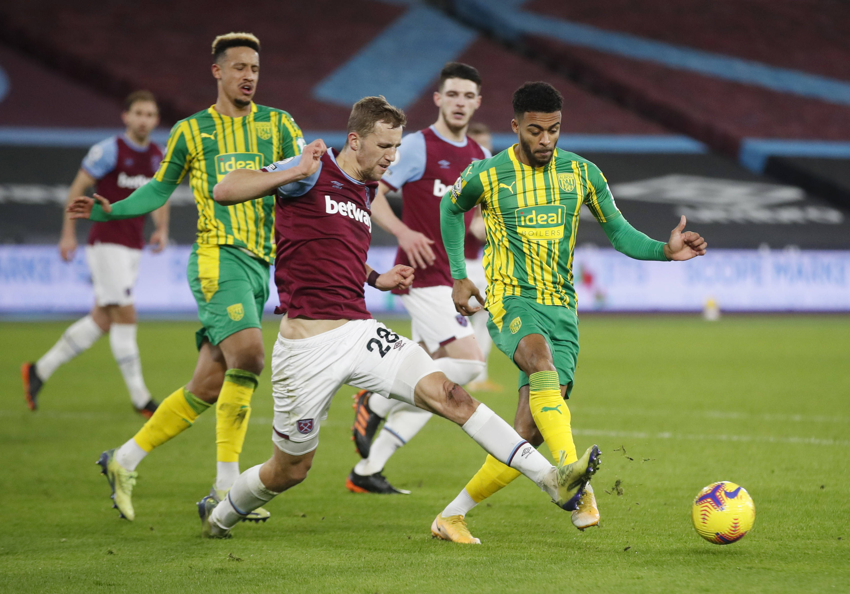 都表现出了 都表现出了